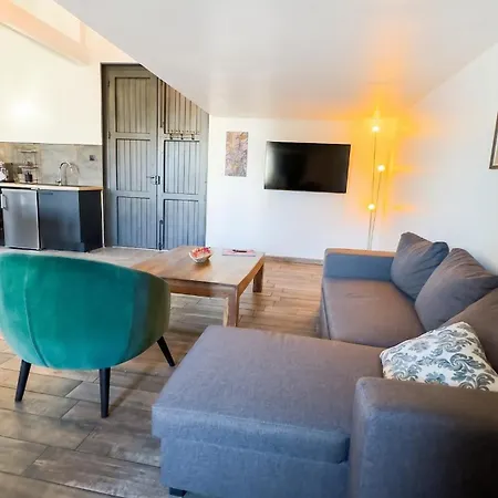 Exceptional Duplex In A Medieval Fortress * Chassignolles